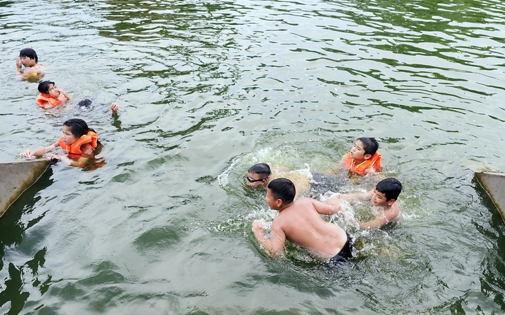 Biến ao làng thành "bể bơi", giảm tai nạn đuối nước ở trẻ 