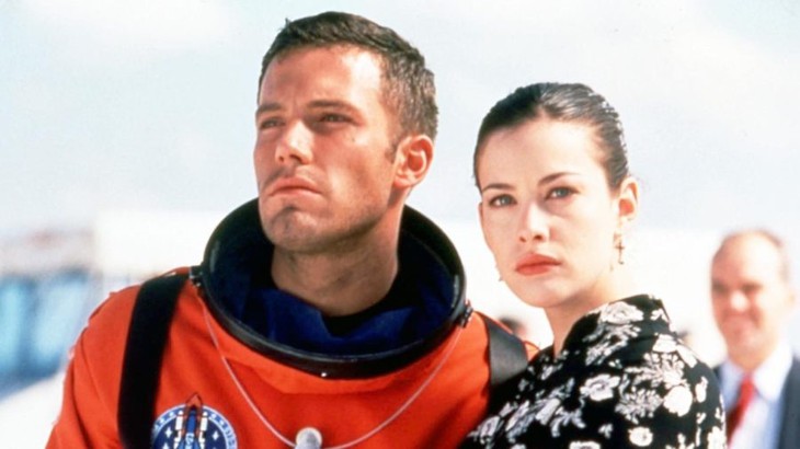 Ben Affleck và Liv Tyler trong phim Ngày tận thế