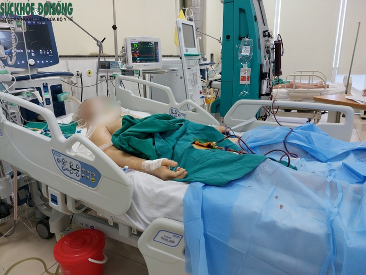 Gia tăng bệnh nhân COVID-19 nhập viện, chuyên gia khuyến cáo nên tiêm vaccine mũi bổ sung để phòng ngừa - Ảnh 1. Gia tăng bệnh nhân COVID-19 nhập viện, chuyên gia khuyến cáo nên tiêm vaccine mũi bổ sung để phòng ngừa - Ảnh 1.