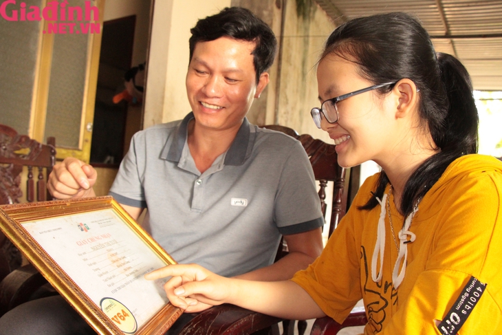 MS 768: Gia cảnh khốn khó nữ sinh đỗ thủ khoa lớp 10 ở Hải Dương và mong ước người mẹ tật nguyền - Ảnh 9. MS 768: Gia cảnh khốn khó nữ sinh đỗ thủ khoa lớp 10 ở Hải Dương và mong ước người mẹ tật nguyền - Ảnh 9.