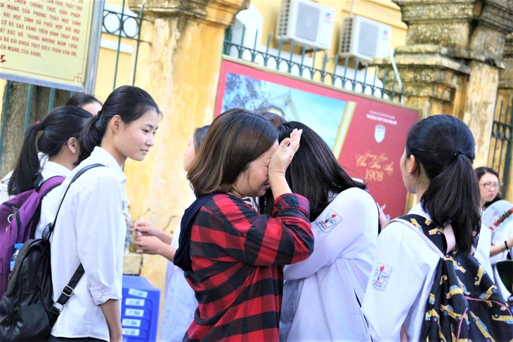 Cha mẹ cần làm gì để giúp con vượt qua thất bại trong thi cử? - Ảnh 2. Cha mẹ cần làm gì để giúp con vượt qua thất bại trong thi cử? - Ảnh 2.