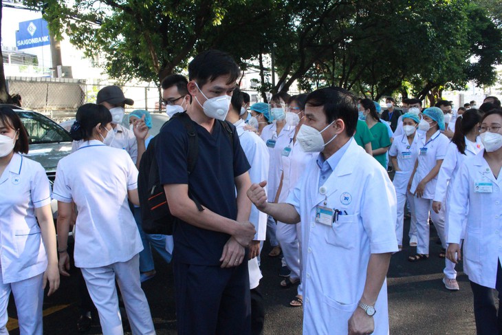 Sự hồi sinh kỳ diệu tại Bệnh viện Dã chiến điều trị bệnh nhân COVID-19 đa tầng - Ảnh 2. Sự hồi sinh kỳ diệu tại Bệnh viện Dã chiến điều trị bệnh nhân COVID-19 đa tầng - Ảnh 2.