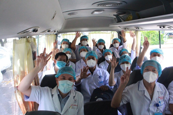 Sự hồi sinh kỳ diệu tại Bệnh viện Dã chiến điều trị bệnh nhân COVID-19 đa tầng - Ảnh 5. Sự hồi sinh kỳ diệu tại Bệnh viện Dã chiến điều trị bệnh nhân COVID-19 đa tầng - Ảnh 5.