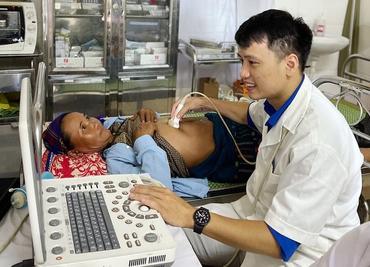 Tuổi trẻ Bệnh viện Hữu nghị đa khoa Nghệ An xung kích vì sức khỏe cộng đồng - Ảnh 4. Tuổi trẻ Bệnh viện Hữu nghị đa khoa Nghệ An xung kích vì sức khỏe cộng đồng - Ảnh 4.