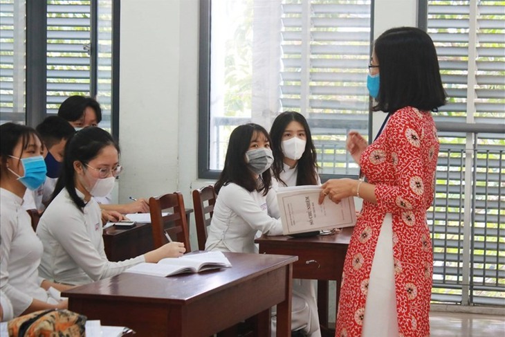Lịch sử là môn bắt buộc, học sinh không thi vẫn phải học - Ảnh 2.