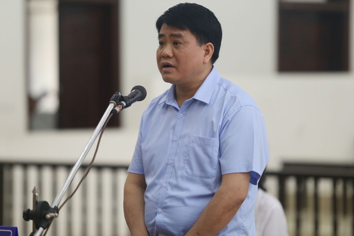 Ông Nguyễn Đức Chung nói không liên quan đến công ty vợ, 'ai làm người đó chịu' - Ảnh 1. Ông Nguyễn Đức Chung nói không liên quan đến công ty vợ, 'ai làm người đó chịu' - Ảnh 1.