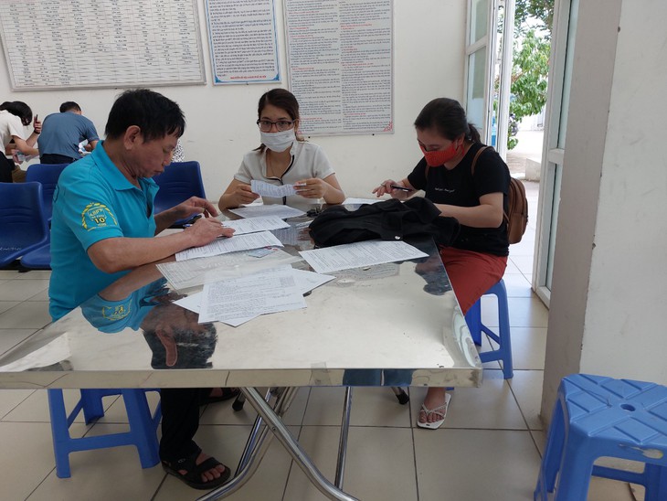 Lo sợ biến chủng mới, người dân thủ đô đi tiêm vaccine COVID-19 tăng vọt - Ảnh 9.