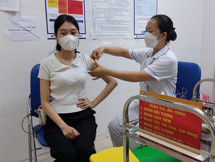 Lo sợ biến chủng mới, người dân thủ đô đi tiêm vaccine COVID-19 tăng vọt - Ảnh 5.