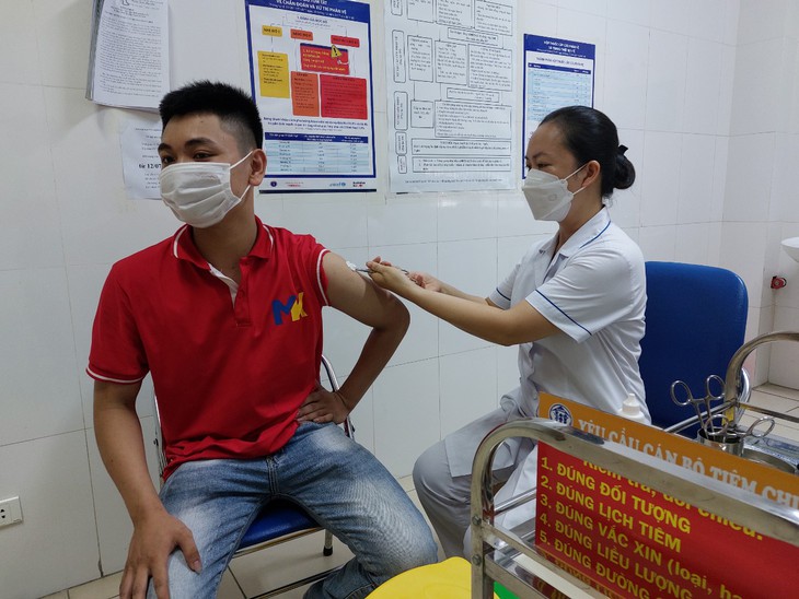 Lo sợ biến chủng mới, người dân thủ đô đi tiêm vaccine COVID-19 tăng vọt - Ảnh 6.