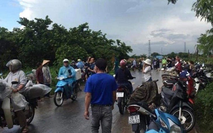 Sét đánh tử vong 2 phụ nữ đang gặt lúa