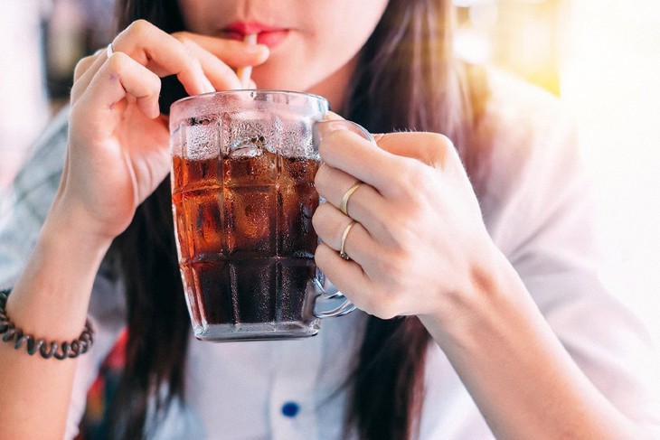 Ai tuyệt đối không nên uống nước tăng lực? - Ảnh 5. Ai tuyệt đối không nên uống nước tăng lực? - Ảnh 5.