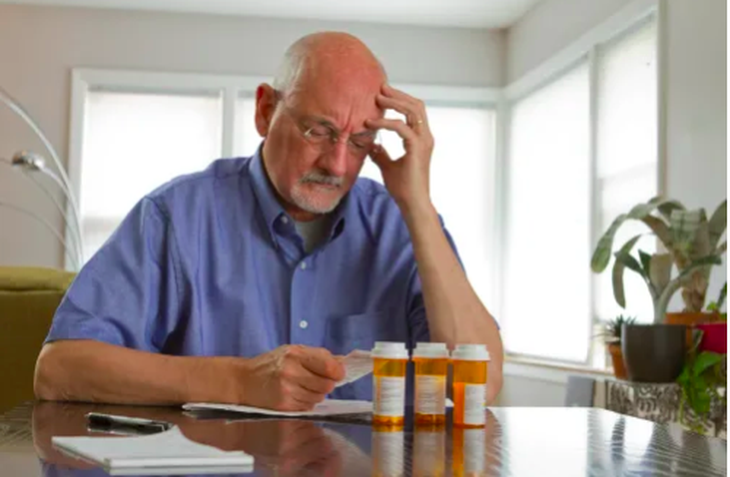 Những dấu ban đầu báo hiệu bệnh Alzheimer thường bị bỏ qua - Ảnh 2.