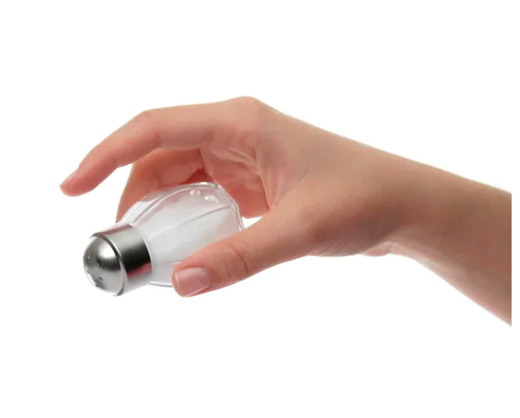 Thêm muối vào bữa ăn sẽ khiến bạn giảm thọ đi 2 năm - Ảnh 1.