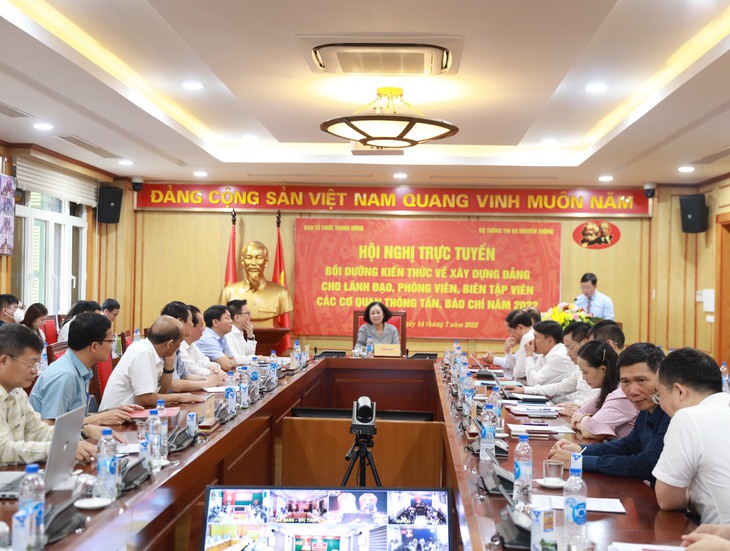 Bồi dưỡng kiến thức về xây dựng Đảng cho lãnh đạo, phóng viên, biên tập viên các cơ quan báo chí - Ảnh 2. Bồi dưỡng kiến thức về xây dựng Đảng cho lãnh đạo, phóng viên, biên tập viên các cơ quan báo chí - Ảnh 2.