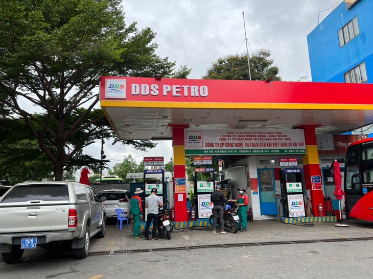 Doanh nghiệp để xảy ra tình trạng thiếu xăng, dầu kéo dài đến ngày thứ 2 sẽ bị xử lý nghiêm - Ảnh 2.