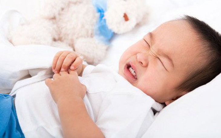 Bé hay bị tiêu chảy ngày hè, cha mẹ chăm sóc thế nào để nhanh khỏi?