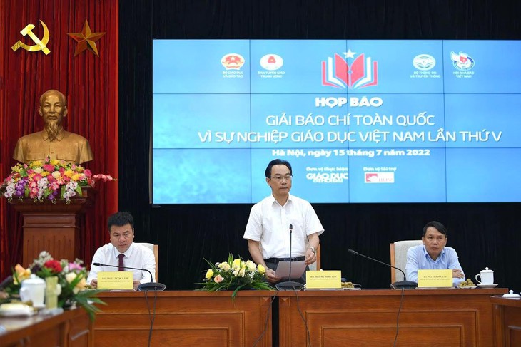 Phát động Giải báo chí toàn quốc "Vì sự nghiệp Giáo dục Việt Nam" năm 2022 - Ảnh 1.