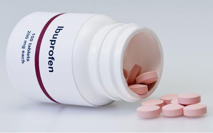 Thuốc giảm đau ibuprofen: 4 triệu chứng dạ dày nghiêm trọng có thể xảy ra nếu lạm dụng