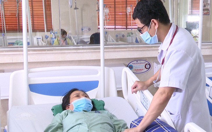 Bất ngờ đột quỵ do... ong đốt