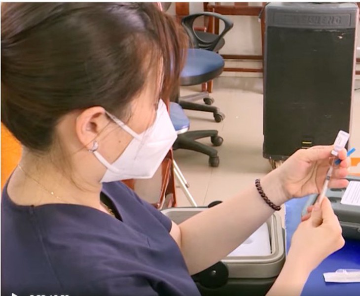 Sáng 22/9: Khoảng 20% bệnh nhân nặng, nguy kịch chưa từng tiêm vaccine COVID-19 - Ảnh 1. Sáng 22/9: Khoảng 20% bệnh nhân nặng, nguy kịch chưa từng tiêm vaccine COVID-19 - Ảnh 1.