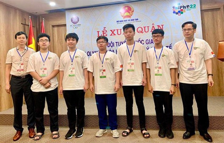 Học sinh lớp 10 Việt Nam giành huy chương tại Olympic Vật lý quốc tế - Ảnh 1. Học sinh lớp 10 Việt Nam giành huy chương tại Olympic Vật lý quốc tế - Ảnh 1.