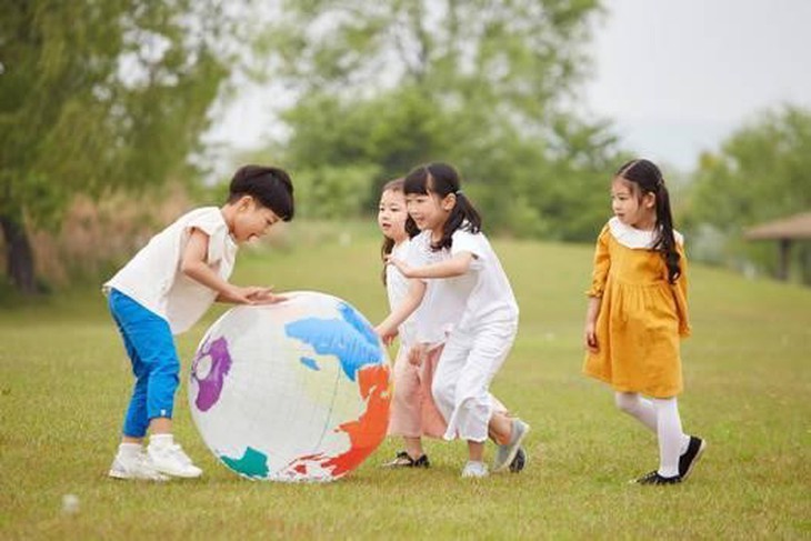 Nỗi lo trẻ mắc bệnh truyền nhiễm mùa hè: Những nguy cơ không thể xem nhẹ! - Ảnh 2. Nỗi lo trẻ mắc bệnh truyền nhiễm mùa hè: Những nguy cơ không thể xem nhẹ! - Ảnh 2.