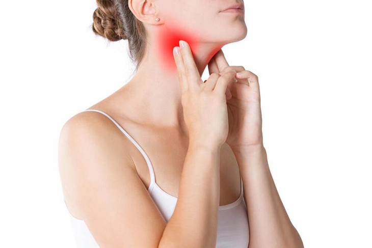 Có cần uống vitamin C khi bị viêm amidan? - Ảnh 1.