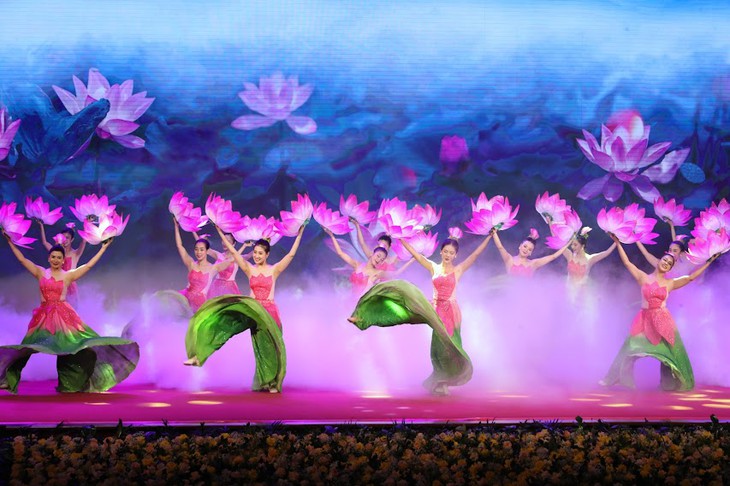"Tình nghĩa Việt-Lào sáng hơn trăng rằm, thơm hơn đóa hoa nào thơm nhất" - Ảnh 5.