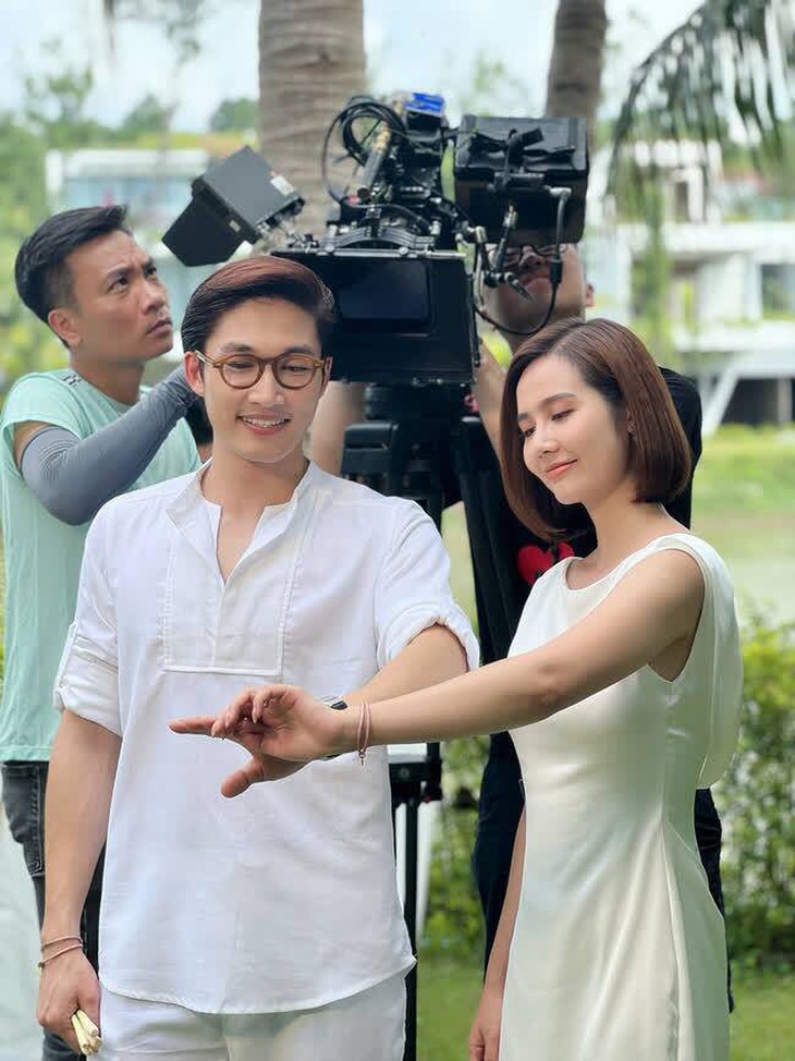 Chia tay 'Thương ngày nắng về': Lan Phương nhắc 'anh chồng' Hồng Đăng; Huyền Lizzie tâm đắc một phân cảnh - Ảnh 2.