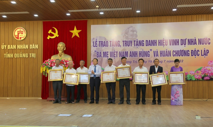 25 bà mẹ đã khuất được truy tặng danh hiệu 'Bà mẹ Việt Nam anh hùng' - Ảnh 1.