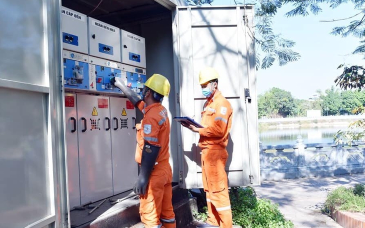 Tiêu thụ điện miền Bắc lại lập đỉnh mới vào trưa 18/7, EVN khuyến cáo tiết kiệm điện