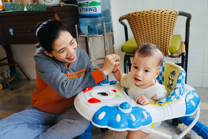 Gặp lại sản phụ "chết đi sống lại" 6 lần: "Có được ngày hôm nay, cứ ngỡ là mơ" - Ảnh 1. Gặp lại sản phụ "chết đi sống lại" 6 lần: "Có được ngày hôm nay, cứ ngỡ là mơ" - Ảnh 1.