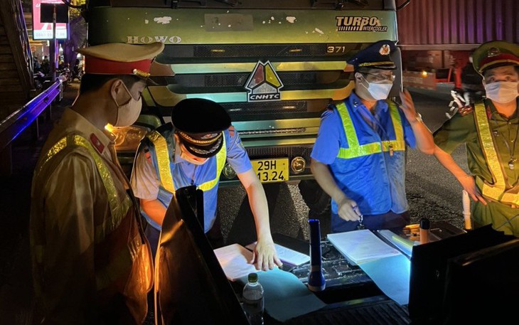 4.000 xe tải cơi nới thành thùng, 10.000 tài xế vi phạm nồng độ cồn bị xử lý