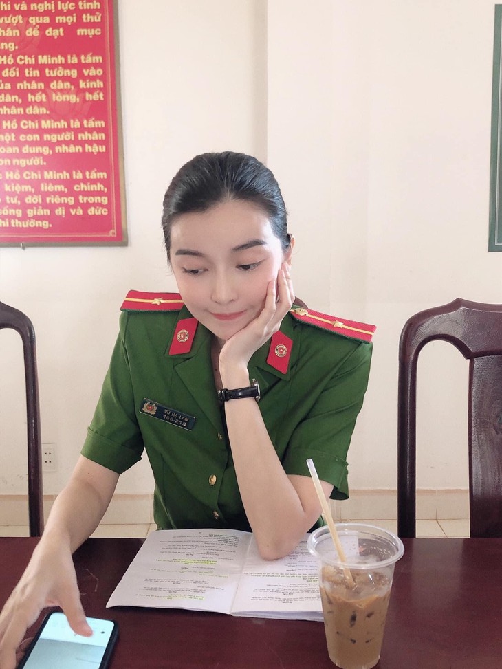 Những nữ cảnh sát xinh đẹp của màn ảnh Việt - Ảnh 7. Những nữ cảnh sát xinh đẹp của màn ảnh Việt - Ảnh 7.