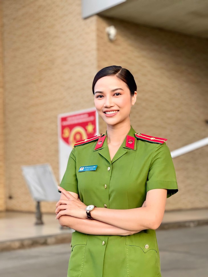 Những nữ cảnh sát xinh đẹp của màn ảnh Việt - Ảnh 14. Những nữ cảnh sát xinh đẹp của màn ảnh Việt - Ảnh 14.