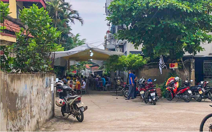 Công nhân tử vong trong vụ ngạt khí tại công ty Miwon có mẹ vừa mất do COVID-19 - Ảnh 3. Công nhân tử vong trong vụ ngạt khí tại công ty Miwon có mẹ vừa mất do COVID-19 - Ảnh 3.