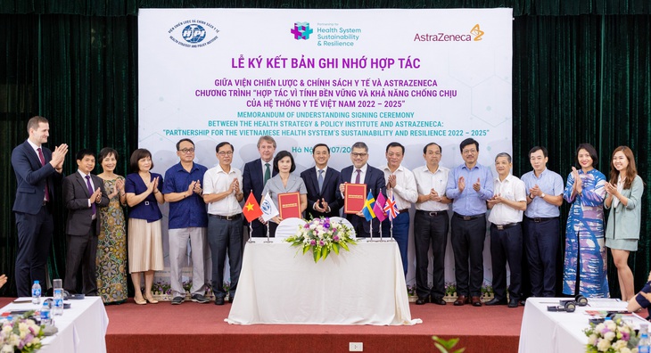Tốc độ gia tăng ngân sách cho y tế không tăng nhanh bằng nhu cầu chăm sóc sức khỏe của người dân - Ảnh 1. Tốc độ gia tăng ngân sách cho y tế không tăng nhanh bằng nhu cầu chăm sóc sức khỏe của người dân - Ảnh 1.