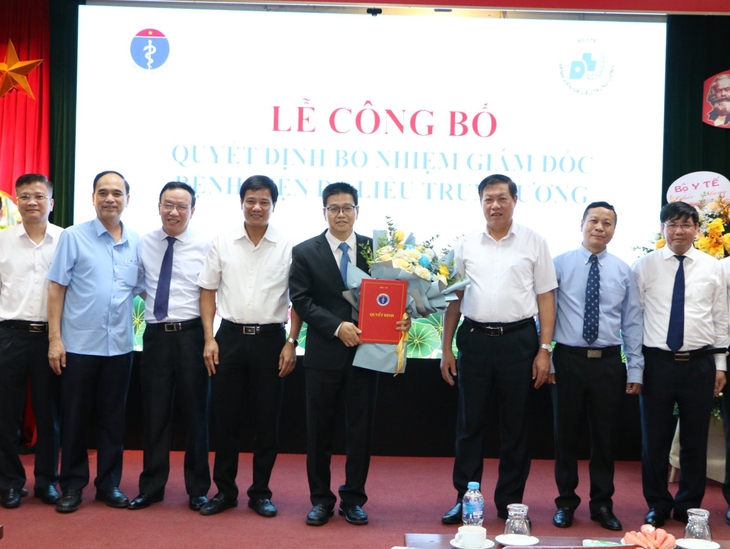 Bộ Y tế bổ nhiệm PGS.TS Lê Hữu Doanh giữ chức Giám đốc Bệnh viện Da liễu Trung ương - Ảnh 2. Bộ Y tế bổ nhiệm PGS.TS Lê Hữu Doanh giữ chức Giám đốc Bệnh viện Da liễu Trung ương - Ảnh 2.