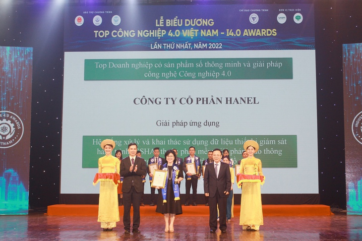 Vinh danh “Top Công nghiệp 4.0 Việt Nam” - Ảnh 1. Vinh danh “Top Công nghiệp 4.0 Việt Nam” - Ảnh 1.