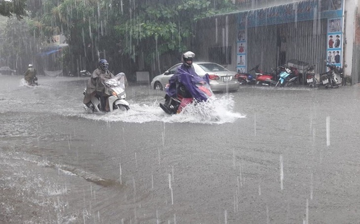 Chuyên gia khí tượng nói về thời tiết dị thường