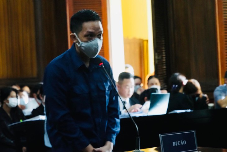Vì sao HĐXX hoãn phiên tòa xử vụ bé 8 tuổi bị bạo hành  tới chết ở TP. Hồ Chí Minh? - Ảnh 1.
