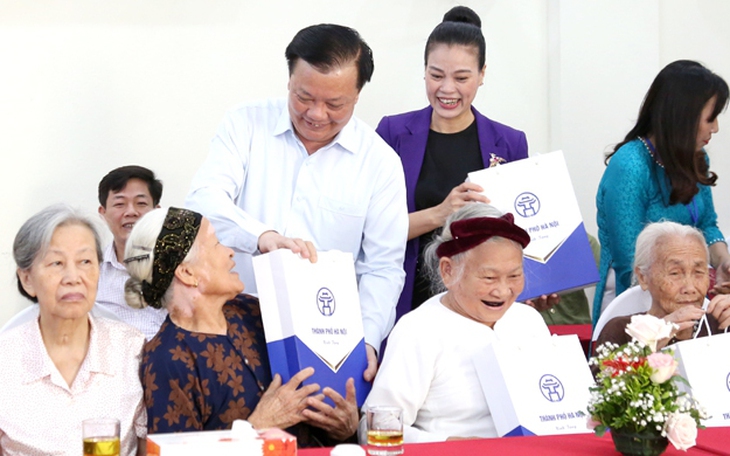 Hà Nội đẩy mạnh công tác chăm lo cho người có công dịp kỷ niệm 75 năm Ngày thương binh - liệt sỹ