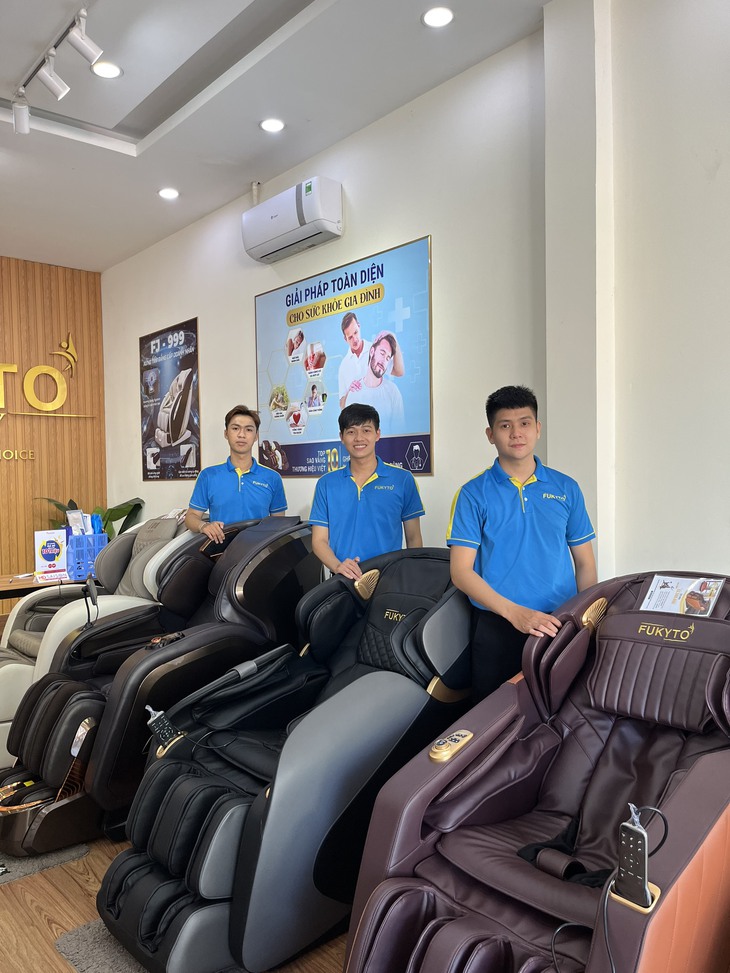 Hãng ghế massage có nhiều chính sách đến người tiêu dùng - Ảnh 2.