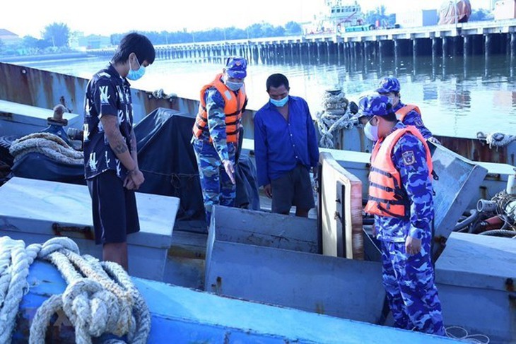 Phát hiện tàu vận chuyển 20.000 lít dầu DO trái phép - Ảnh 1.