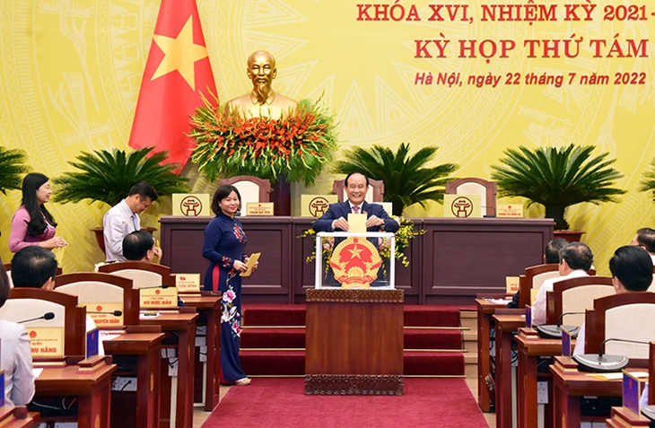 Được bầu làm Chủ tịch UBND TP. Hà Nội, ông Trần Sỹ Thanh cam kết gì để đưa Thủ đô phát triển? - Ảnh 2. Được bầu làm Chủ tịch UBND TP. Hà Nội, ông Trần Sỹ Thanh cam kết gì để đưa Thủ đô phát triển? - Ảnh 2.