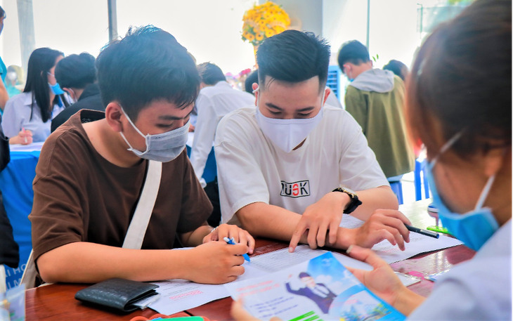 'Hồ sơ học bạ của các thí sinh có vẻ được làm đẹp hơn những năm trước'