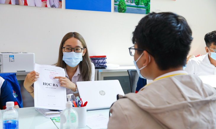 "Hồ sơ học bạ của các thí sinh có vẻ được làm đẹp hơn những năm trước" - Ảnh 2.