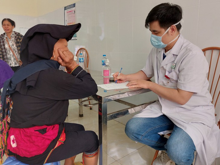 Đoàn Thanh niên Bộ Y tế thăm khám sức khỏe cho bà con vùng sâu, vùng xa - Ảnh 17.