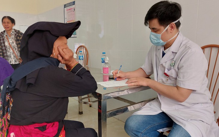 Đoàn Thanh niên Bộ Y tế thăm khám sức khỏe cho bà con vùng sâu, vùng xa