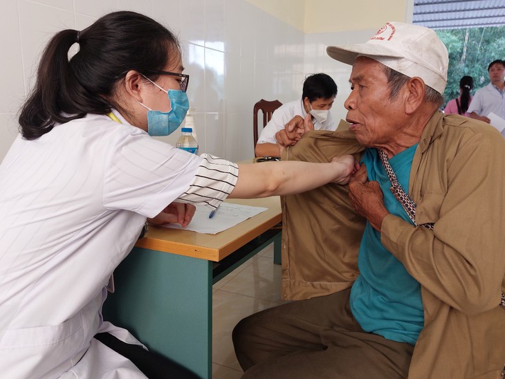 Đoàn Thanh niên Bộ Y tế thăm khám sức khỏe cho bà con vùng sâu, vùng xa - Ảnh 18.
